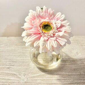 Pink Daisy Artificial Flower in Clear Glass Vase – Small Home Table Decor